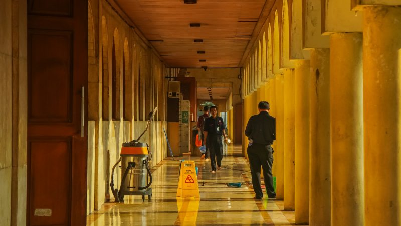 Professionelle Treppenhausreinigung in Düsseldorf.